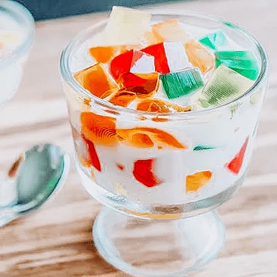 Recipe of Colored gelatin in the glass on the DeliRec recipe website