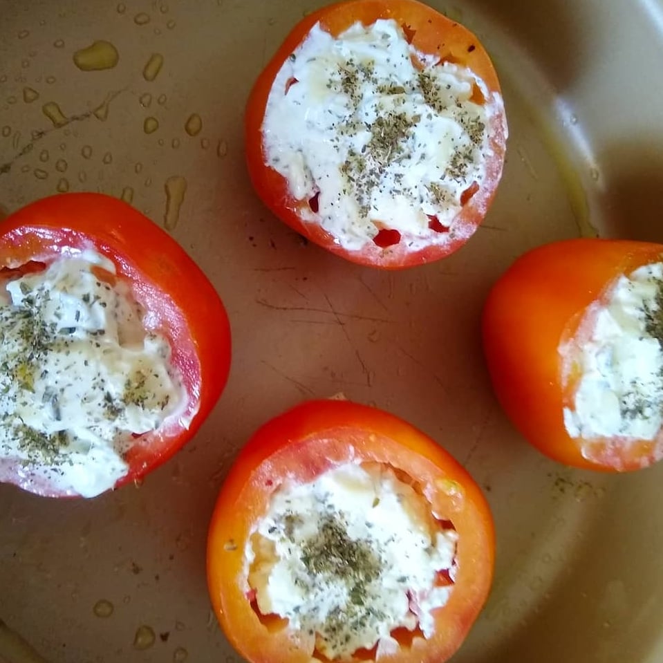 Foto da Tomate recheado com queijo branco  - receita de Tomate recheado com queijo branco  no DeliRec