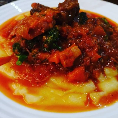 Recipe of Polenta with beef ribs in wine and broccoli on the DeliRec recipe website
