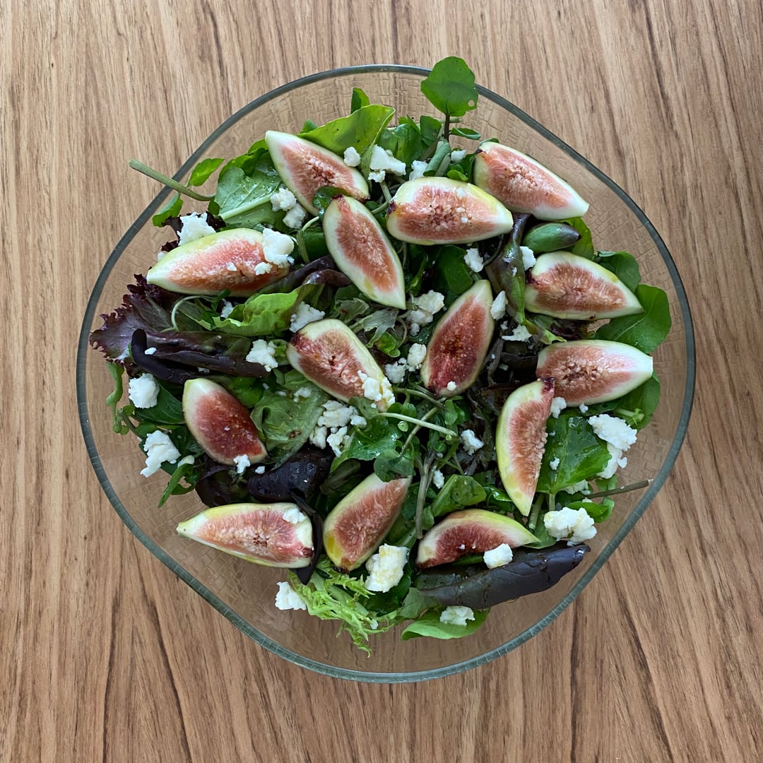 Foto da Salada verde com figos e feta - receita de Salada verde com figos e feta no DeliRec