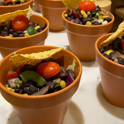 Receita de Salada de feijão mexicana no site de receitas DeliRec