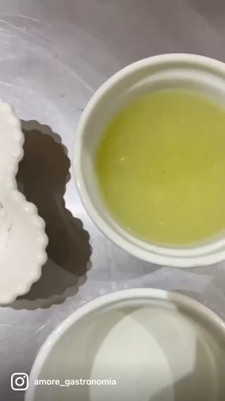 Foto da Bolo rápido de limão com gotas de chocolate  - receita de Bolo rápido de limão com gotas de chocolate  no DeliRec