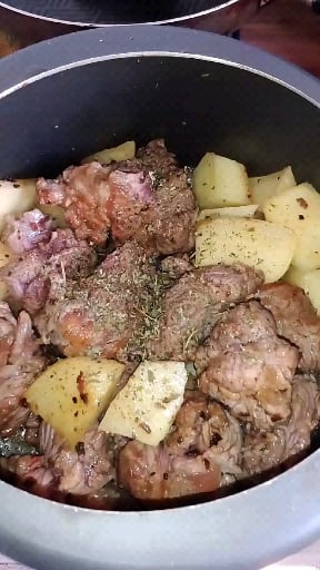 Foto aus dem Pfannenfleisch mit Kartoffel - Pfannenfleisch mit Kartoffel Rezept auf DeliRec