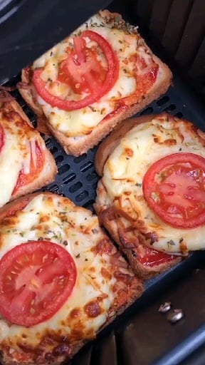 Foto da Pizza de pão na Air Fryer ou forno  - receita de Pizza de pão na Air Fryer ou forno  no DeliRec