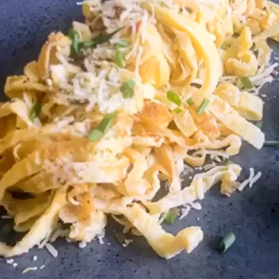 Recette de omelette aux spaghettis sur le site de recettes DeliRec