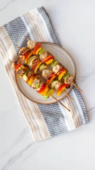 Photo of the Chicken with vegetables on skewers – recipe of Chicken with vegetables on skewers on DeliRec