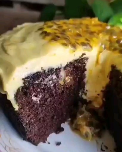 Photo of the Chocolate cake with passion fruit frosting – recipe of Chocolate cake with passion fruit frosting on DeliRec