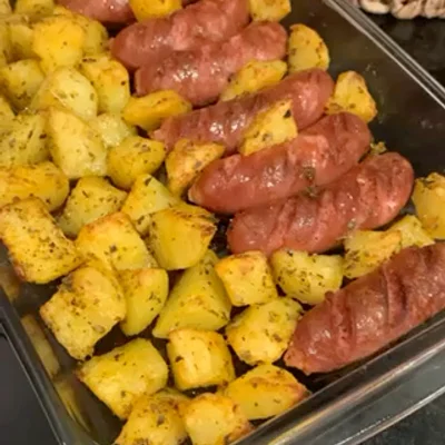 Recipe of Sausage with potato in the oven on the DeliRec recipe website