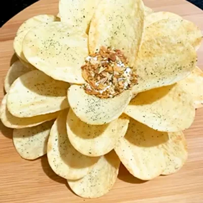 Recipe of Potato chips flower (for starters) on the DeliRec recipe website