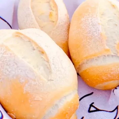 Receta de pan francés casero en el sitio web de recetas de DeliRec