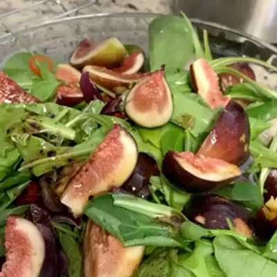 Recipe of Summer Salad with Figs in Cinnamon Sauce on the DeliRec recipe website