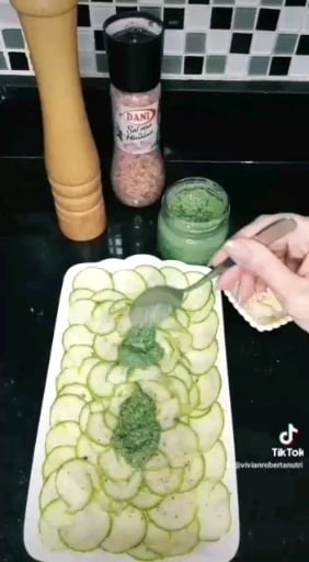 Photo of the Zucchini Carpaccio with Pesto – recipe of Zucchini Carpaccio with Pesto on DeliRec