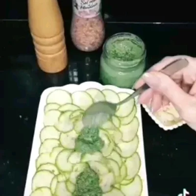 Recipe of Zucchini Carpaccio with Pesto on the DeliRec recipe website