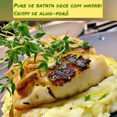 Recipe of Seabass in bread crust, sweet potato puree with wasabi and leek crispy on the DeliRec recipe website