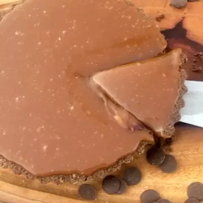 Recipe of Chocolate and salted caramel pie on the DeliRec recipe website