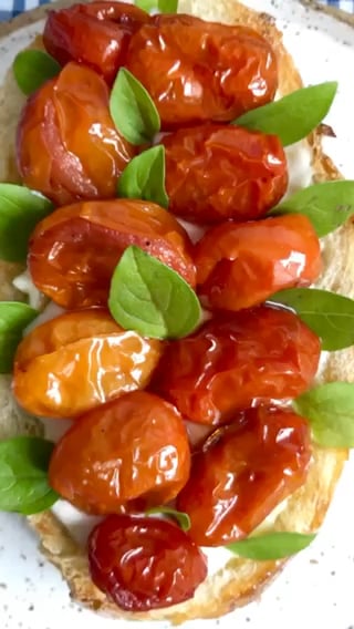 Foto da Bruschettas de tomate confit com requeijão   - receita de Bruschettas de tomate confit com requeijão   no DeliRec