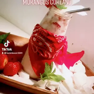 Recette de Mon lait de coco aux fraises sur le site de recettes DeliRec