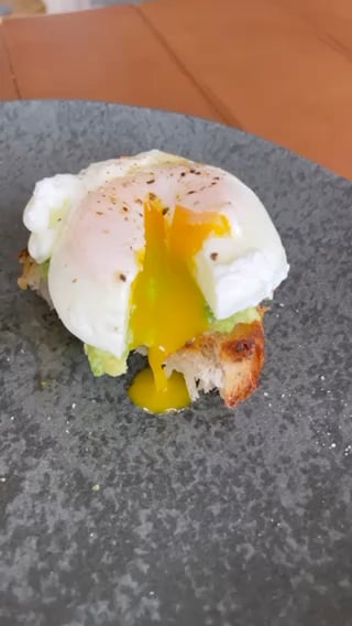 Photo of the Avocado toast (poached egg) – recipe of Avocado toast (poached egg) on DeliRec