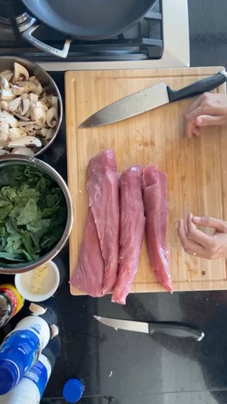 Photo of the Pork tenderloin with mushrooms and broccoli leaves – recipe of Pork tenderloin with mushrooms and broccoli leaves on DeliRec