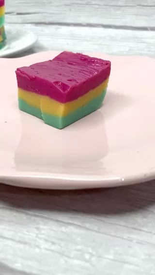 Photo of the gelatin 3 colors – recipe of gelatin 3 colors on DeliRec