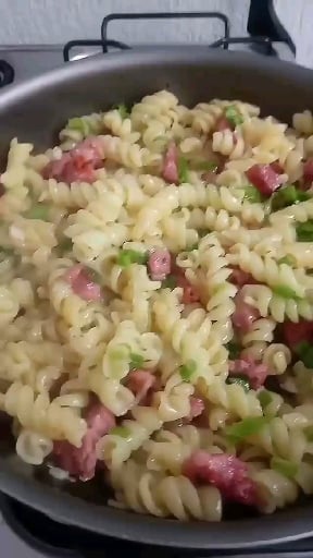 Photo of the Garlic and oil pasta with sausage – recipe of Garlic and oil pasta with sausage on DeliRec