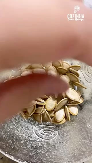 Foto da Sementes de abóbora assadas  - receita de Sementes de abóbora assadas  no DeliRec